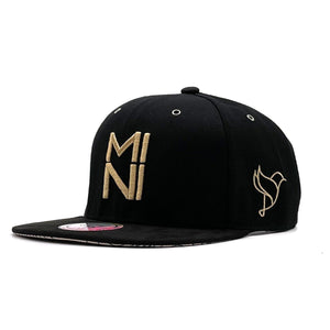Leoly Mini Kids Snapback in Schwarz mit goldenem 3D Stick